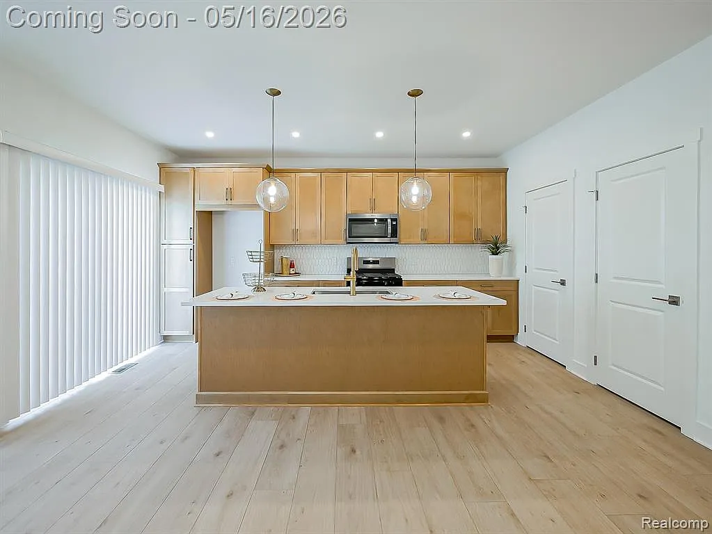 Building Photo - 41503 Breck St
