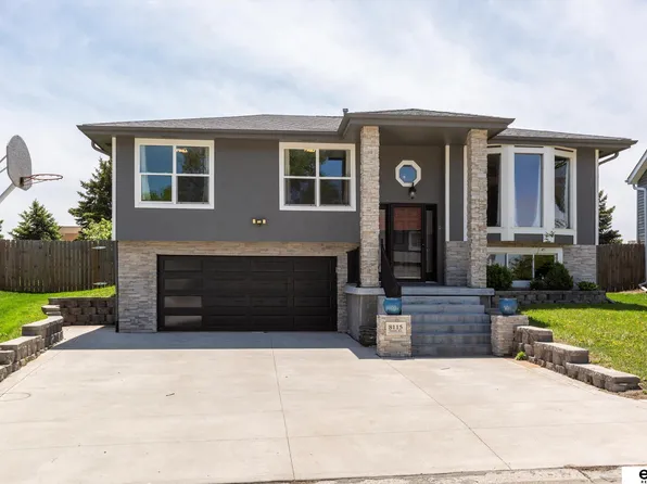 8115 Vernon Ave, Omaha, NE 68134