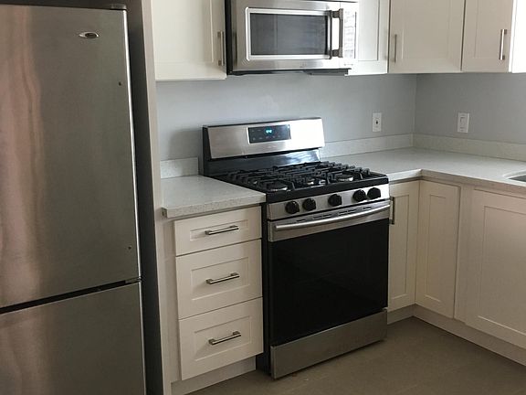 3rd image of 13000 Valleyheart Dr APT 19