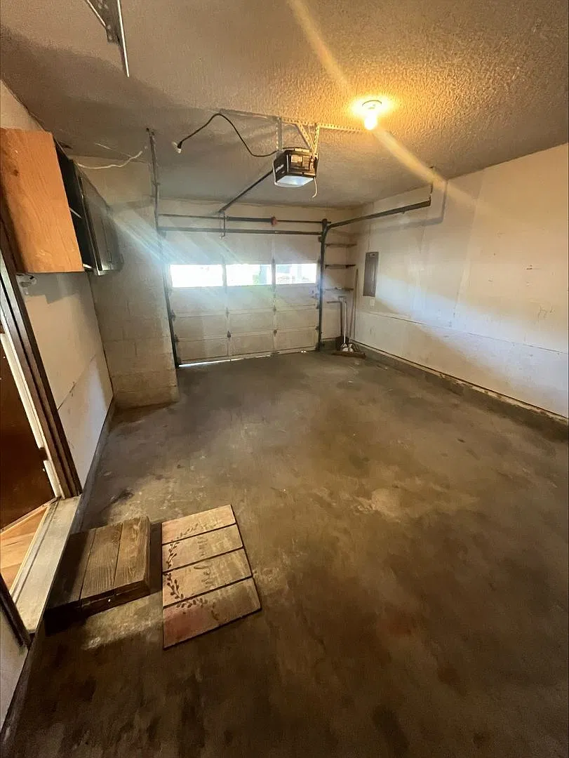 Spacious 2 story duplex — Photo 3