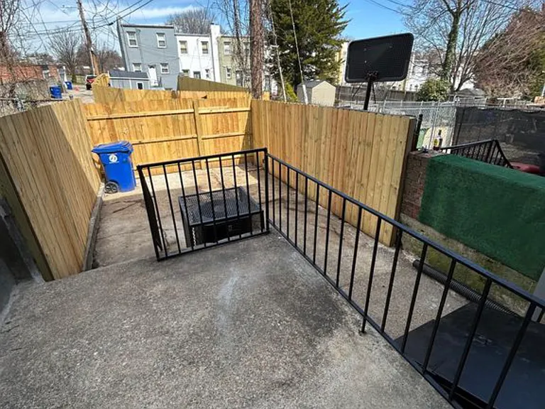 2644 Harlem Ave — Photo 30