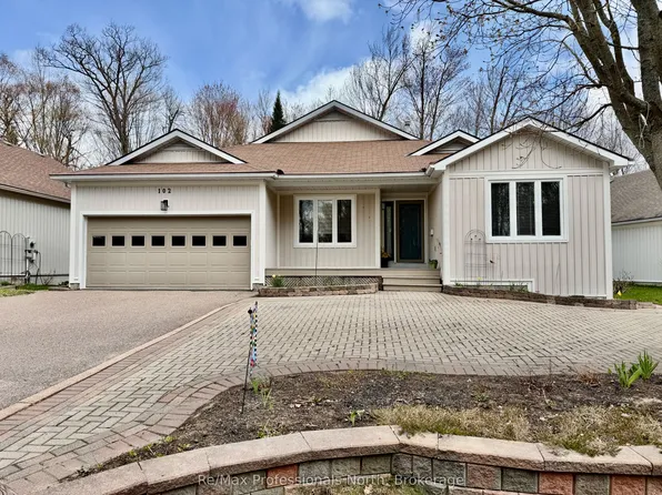 102 Pineridge Gate, Gravenhurst, ON P1P 1Z2