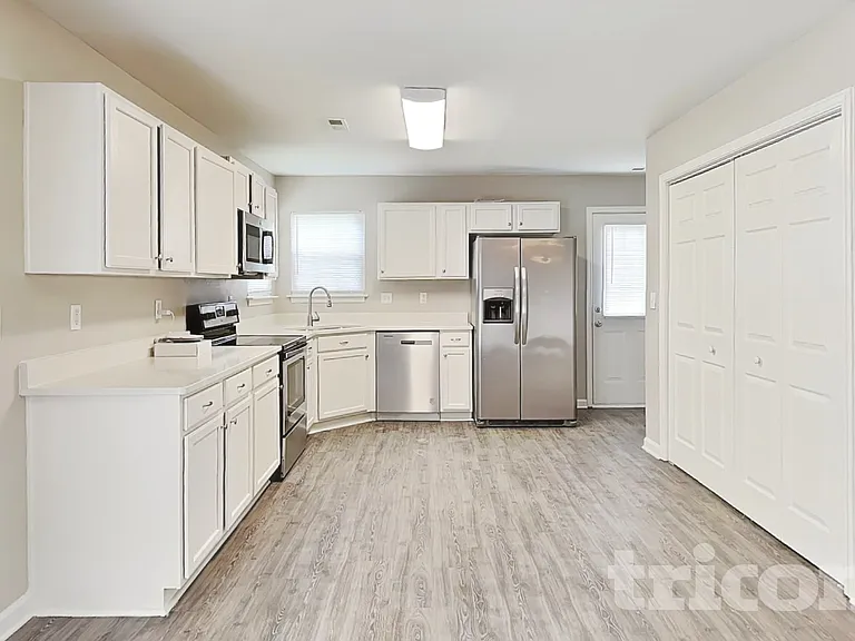 793 Sir Raleigh Dr — Photo 6