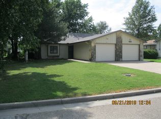 413 W Edgewood St, Augusta, KS 67010