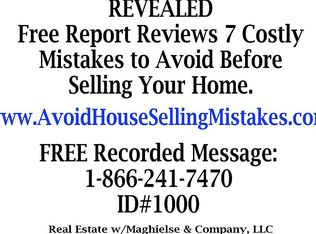 9360 Crest Circle Dr NE, Rockford, MI 49341
