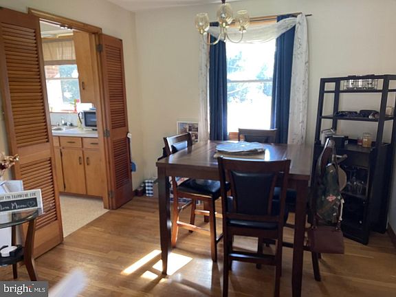 4th image of 117 Green St APT 4