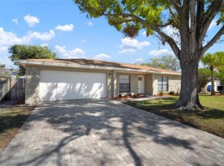 1218 Lornewood Dr, Valrico, FL 33596