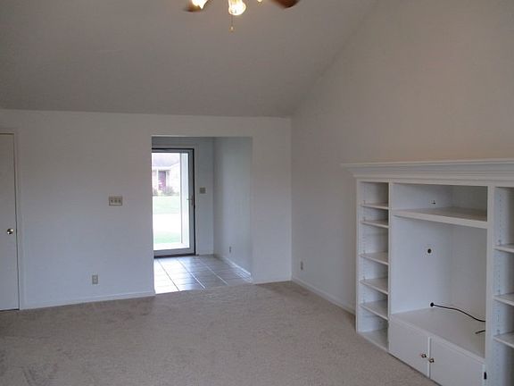 4th image of 2940 Gardenia Dr