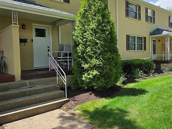 2nd image of 102 Raleigh Ct
