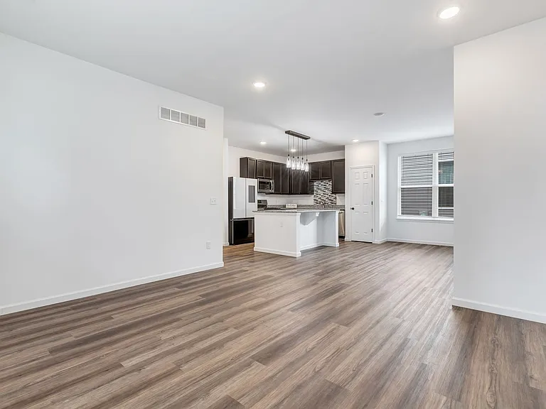710 Alban Aly — Photo 11