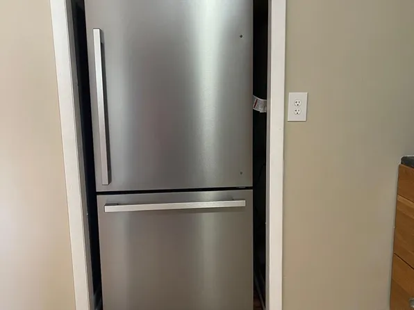 5731 Bramblegate Rd Unit E, Greensboro, NC 27409