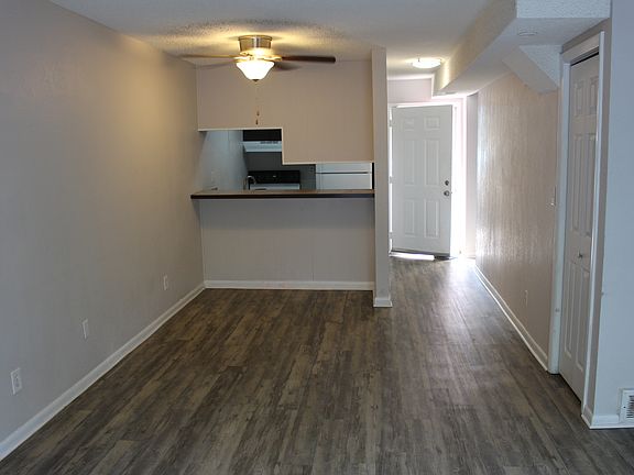 3rd image of 1027 Ingalls St APT 9