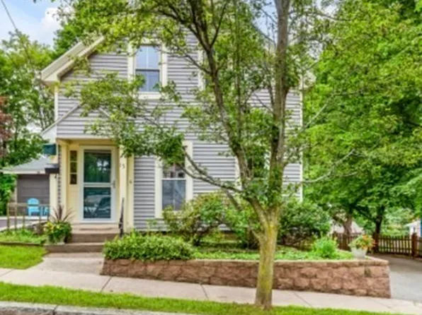 15 Pine St, Melrose, MA 02176