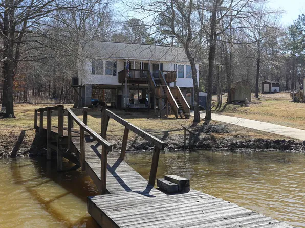 1952 White Rd, Camden, SC 29020