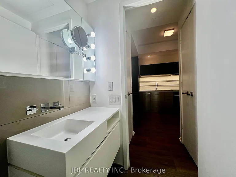 45 Charles St E #805 — Photo 7