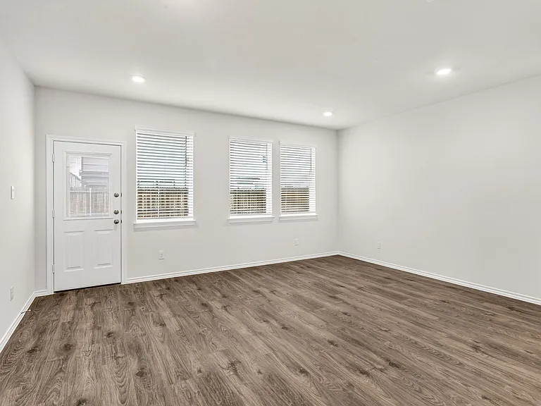 121 Redwood Rd — Photo 27
