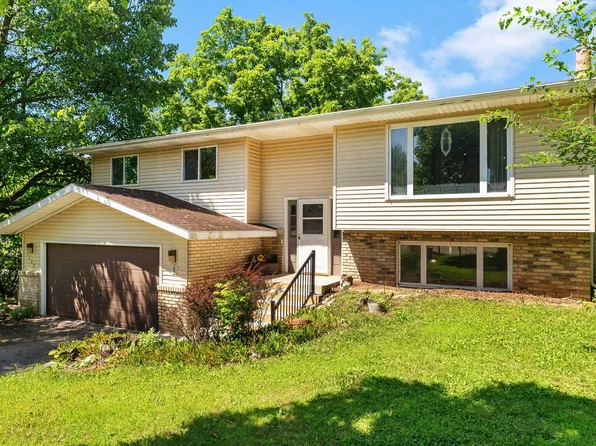 5592 Ralph Rd, Oregon, WI 53575