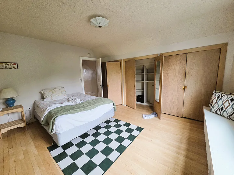 2131 E Superior St #3 — Photo 13