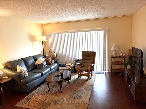 5th image of 3571 Inverrary Drive #209