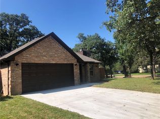 6821 Woodland Hills Dr, North Richland Hills, TX 76182