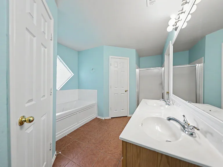 1804 Lobrecht Ct — Photo 16