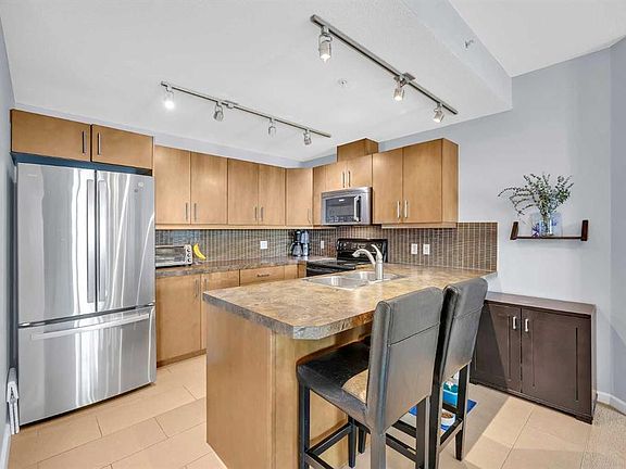 5th image of 210 SW 15th Ave SE #2603
