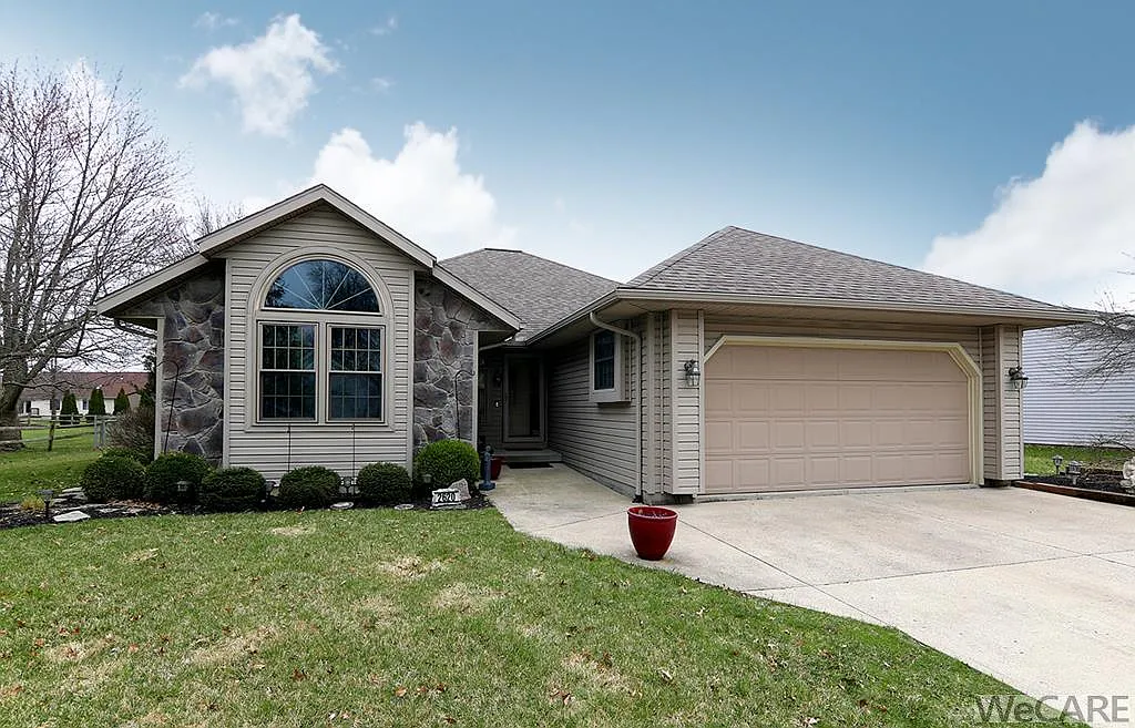 2620 Carolyn Dr photo 1