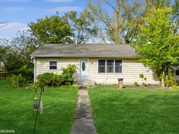 3230 Thornberry Ln, Glenview, IL 60025