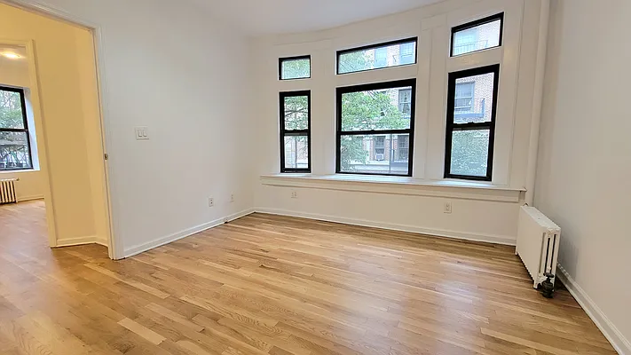 Rented by New York Dwellings LLC | media 8