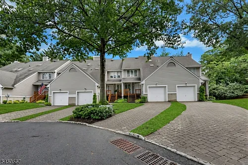 35 Reagan Way Photo 1