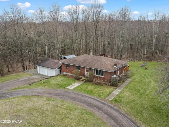 112 Spring Hill Rd, Moscow, PA 18444