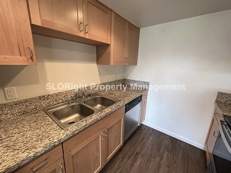 1021 Southwood Dr #D — Photo 7