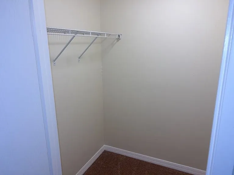 14 W Rhodes Dr — Photo 10