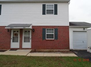 1867 Pineview Dr, York, PA