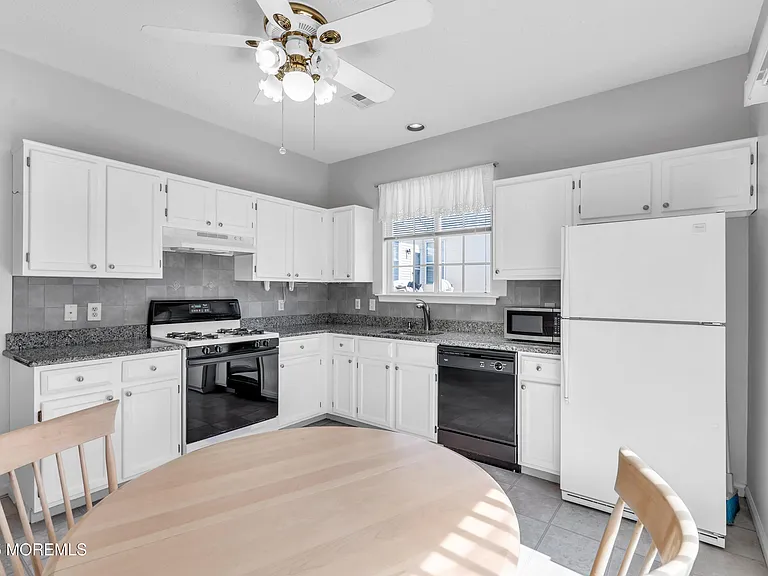 3 Cardinal Pl — Photo 7