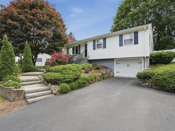 12 Edgewood Dr, Milford, MA 01757