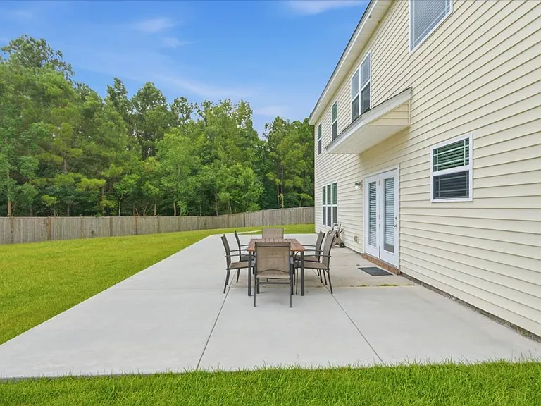 8 Woods Way — Photo 44
