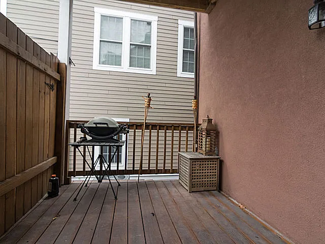 338 E St #1 — Photo 10