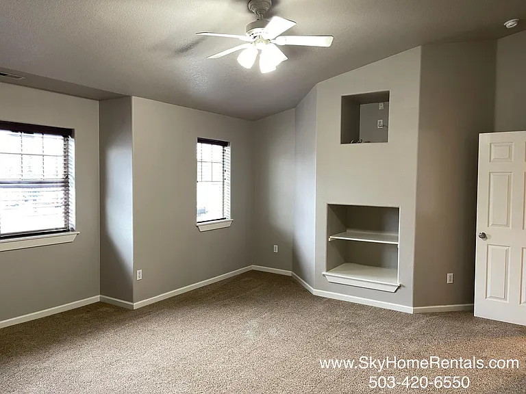 282 Laurine St NE — Photo 11