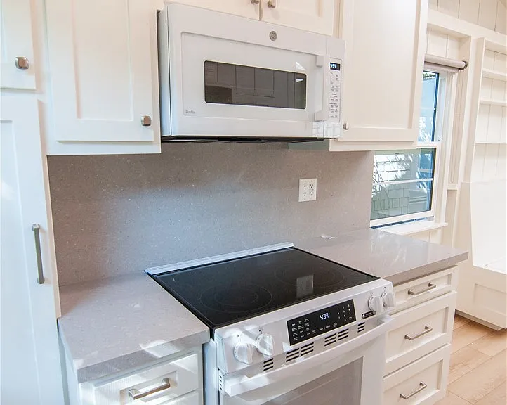 1145 N Coast Hwy #C — Photo 11