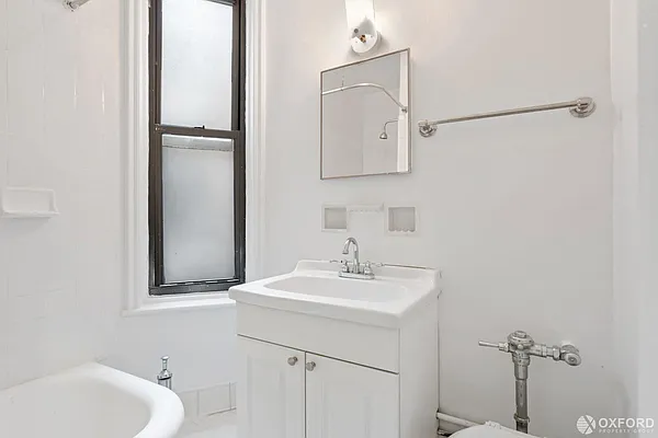 Rented by Oxford Property Group | media 17