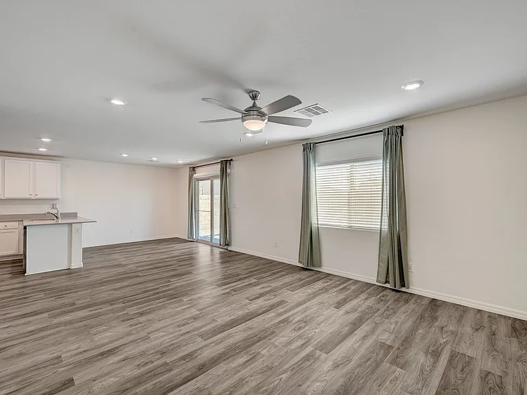 4116 Gold Desert St — Photo 14