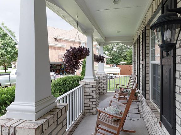 5th image of 2424 Edenton Ct
