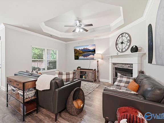 5th image of 282 Falcon Ridge Dr