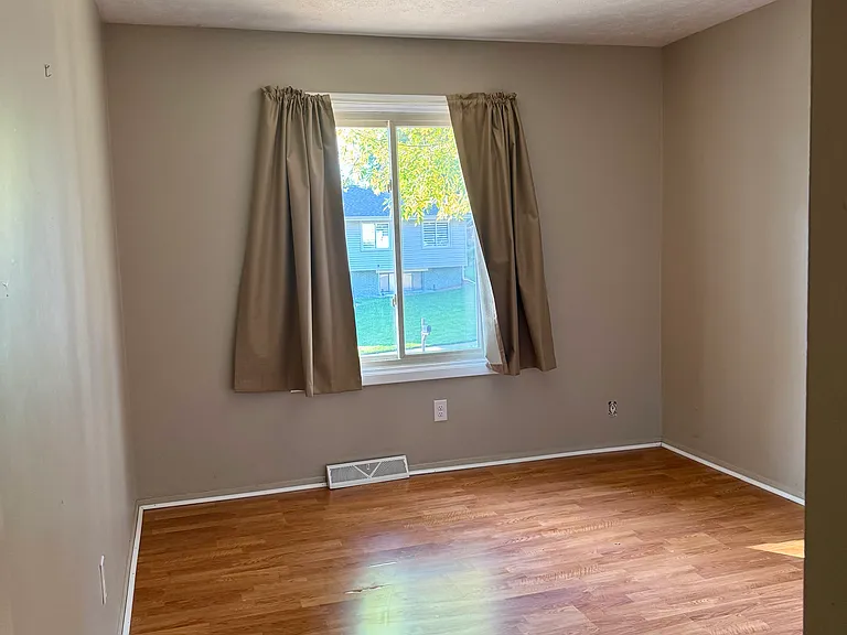 805 Donegal Dr — Photo 13