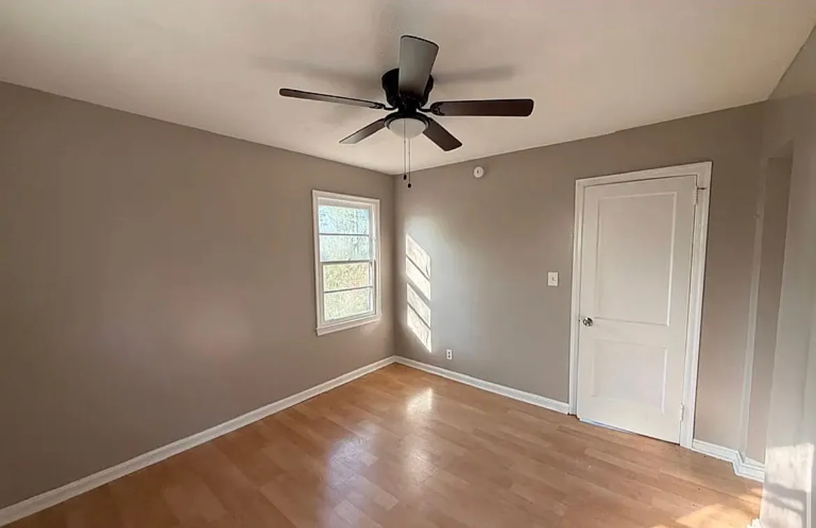 2 bed, 928 sqft, $975 — Photo 1