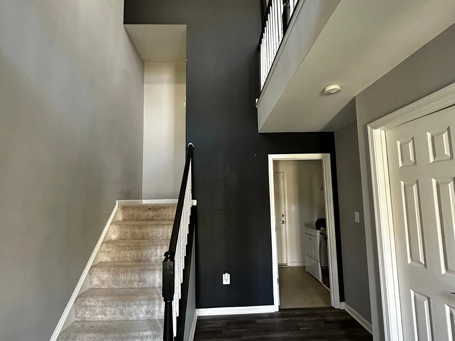 1110 Patrick St — Photo 3