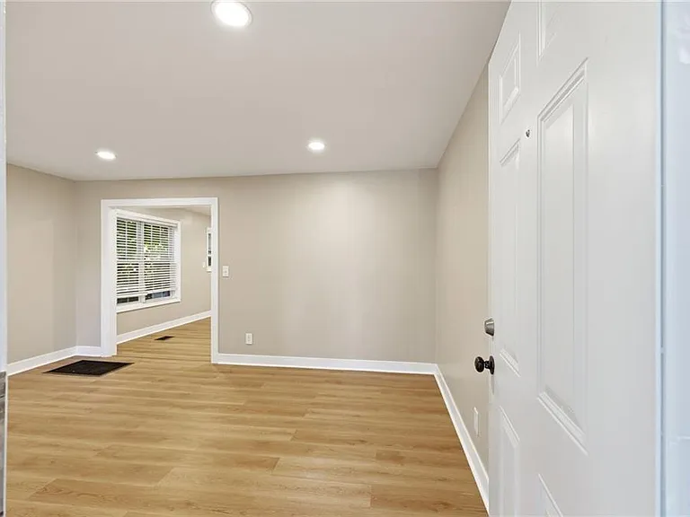 311 Henry Aaron Ave SW — Photo 14