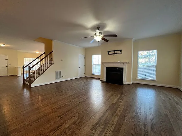 8700 Gooch Ct — Photo 4
