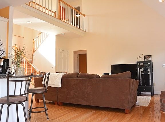 3rd image of 106 Saint Andrews Dr
